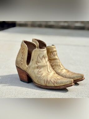 Size 9.5 B Women's ARIAT Dixon Western Boots 10027287 Distressed Gold